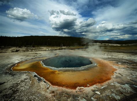yellowstone national park volcano pictures